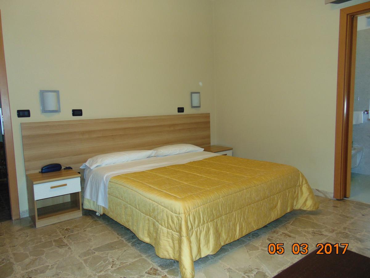 Hotel Mazzocchetti Citta Sant'Angelo Dış mekan fotoğraf