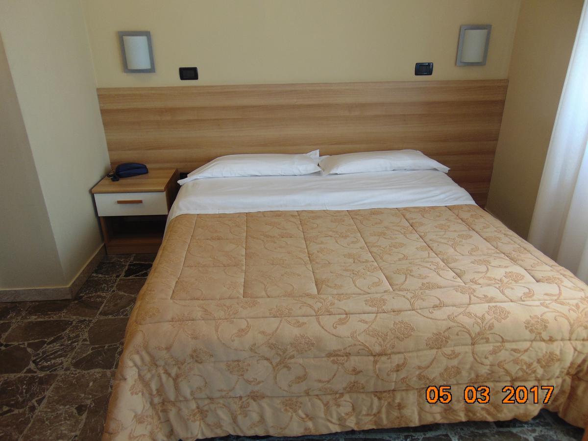 Hotel Mazzocchetti Citta Sant'Angelo Dış mekan fotoğraf